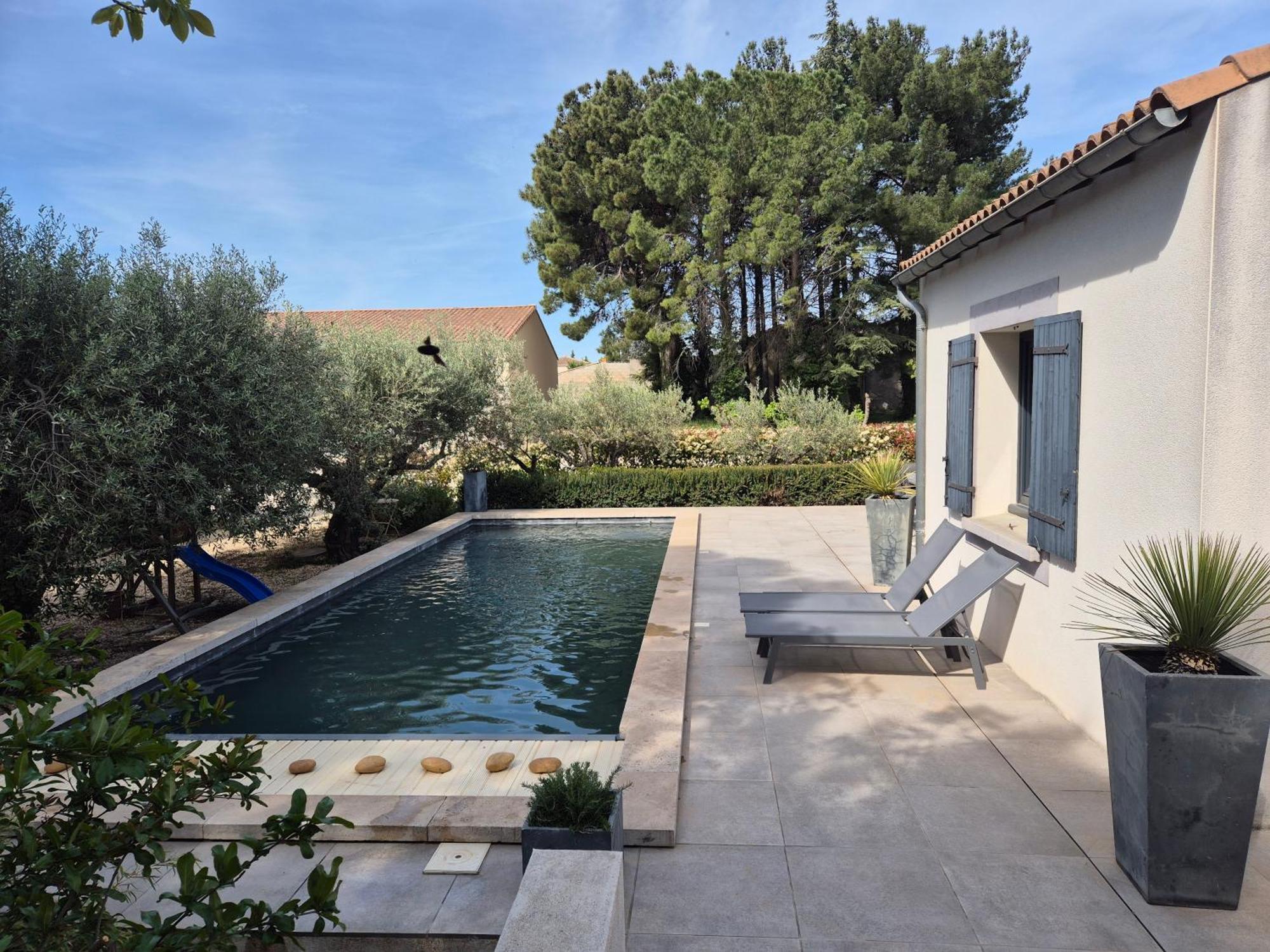 Avec Piscine Dans Un Domaine Viticole Villa Domazan