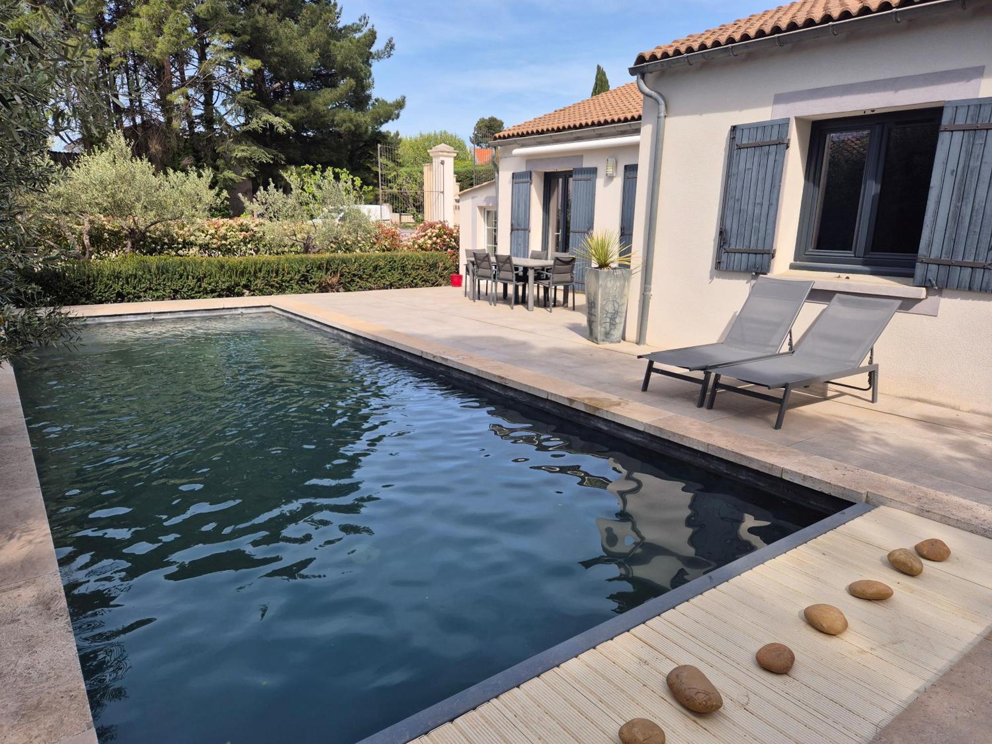 Avec Piscine Dans Un Domaine Viticole